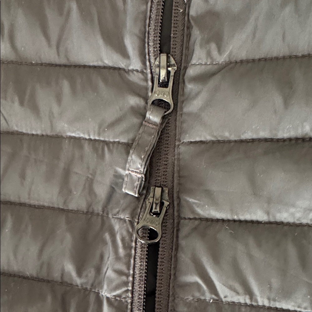 Old Navy Water-Resistant Narrow-Channel Quilted Long Puffer Coat - Black - XL - Picture 10 of 10